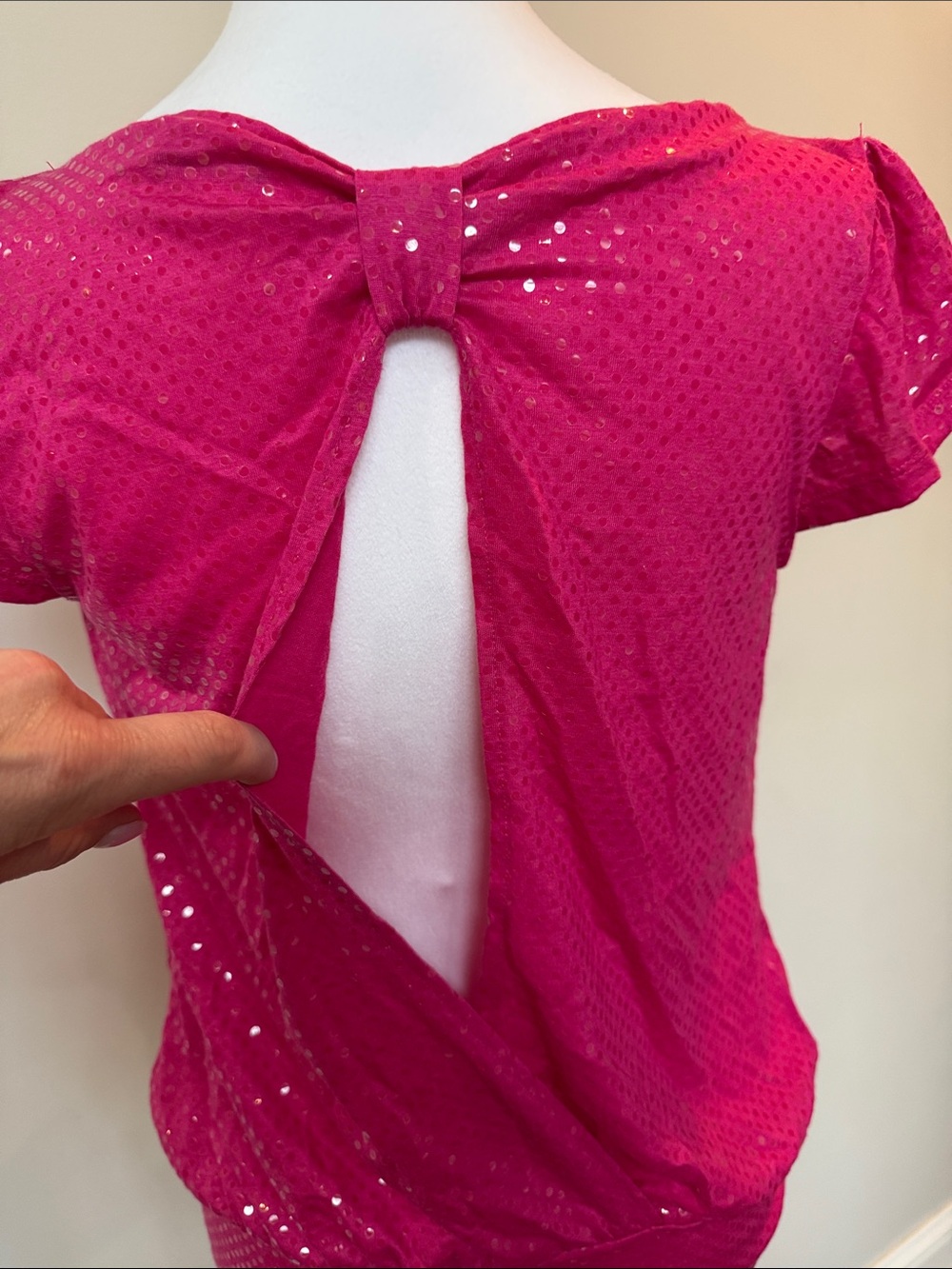 Express Women's Hot Pink Sequin Drape Neck Short Sleeve Top - Picture 6 of 9